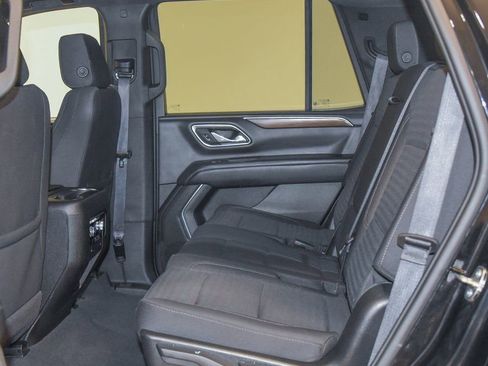 Used 2024 GMC Yukon SLE AWD/4WD image 6