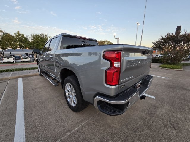 Used 2025 Chevrolet Silverado 1500 LTZ AWD/4WD image 4