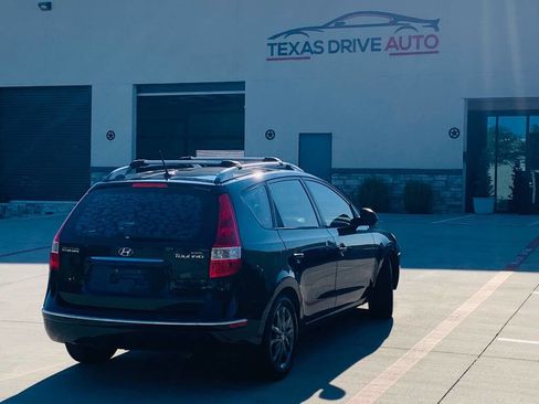 Used 2012 Hyundai Elantra GLS 4dr Wagon w/ Preferred Pkg image 9