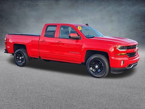 Used 2018 Chevrolet Silverado 1500 LT w/ All Star Edition image 4
