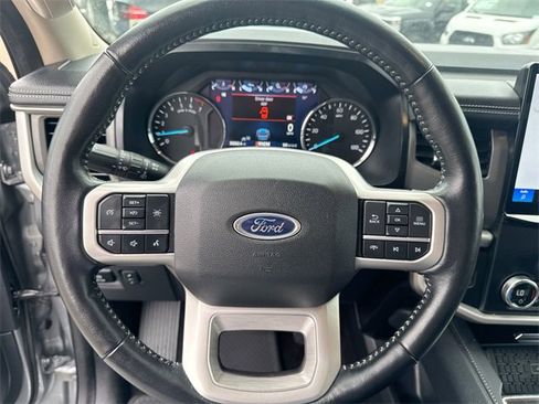 Used 2023 Ford Expedition XLT image 15