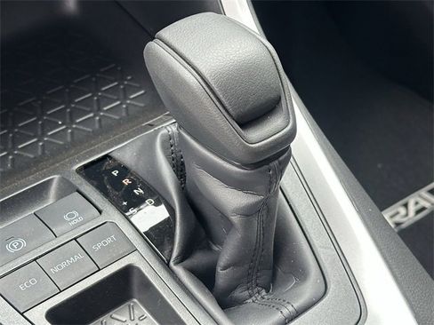 New 2025 Toyota RAV4 LE w/ Blackout Package (GST) image 19