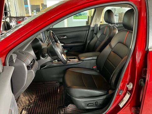 Used 2020 Nissan Sentra SR w/ Premium Package image 9