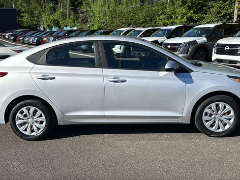 Used 2022 Hyundai Accent SE FWD image 24