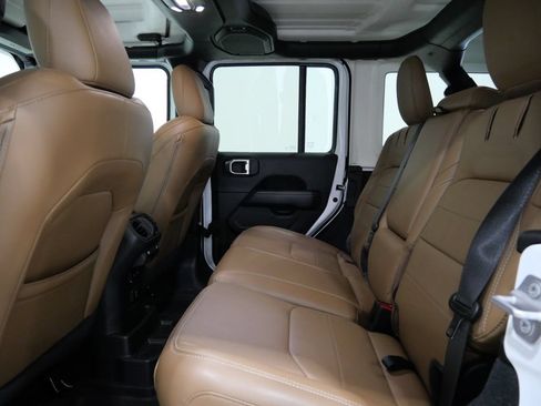 Used 2022 Jeep Wrangler Unlimited Sahara w/ Cold Weather Group AWD/4WD image 26