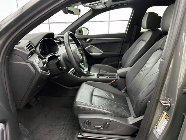 Used 2023 Audi Q3 2.0T Premium w/ Convenience Package AWD/4WD image 11