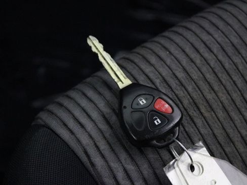 Used 2017 Toyota 4Runner SR5 RWD image 27