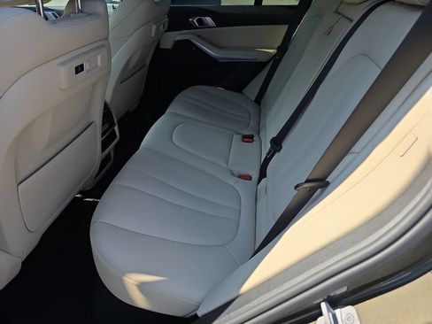 Used 2022 BMW X5 xDrive40i w/ Premium Package AWD/4WD image 10