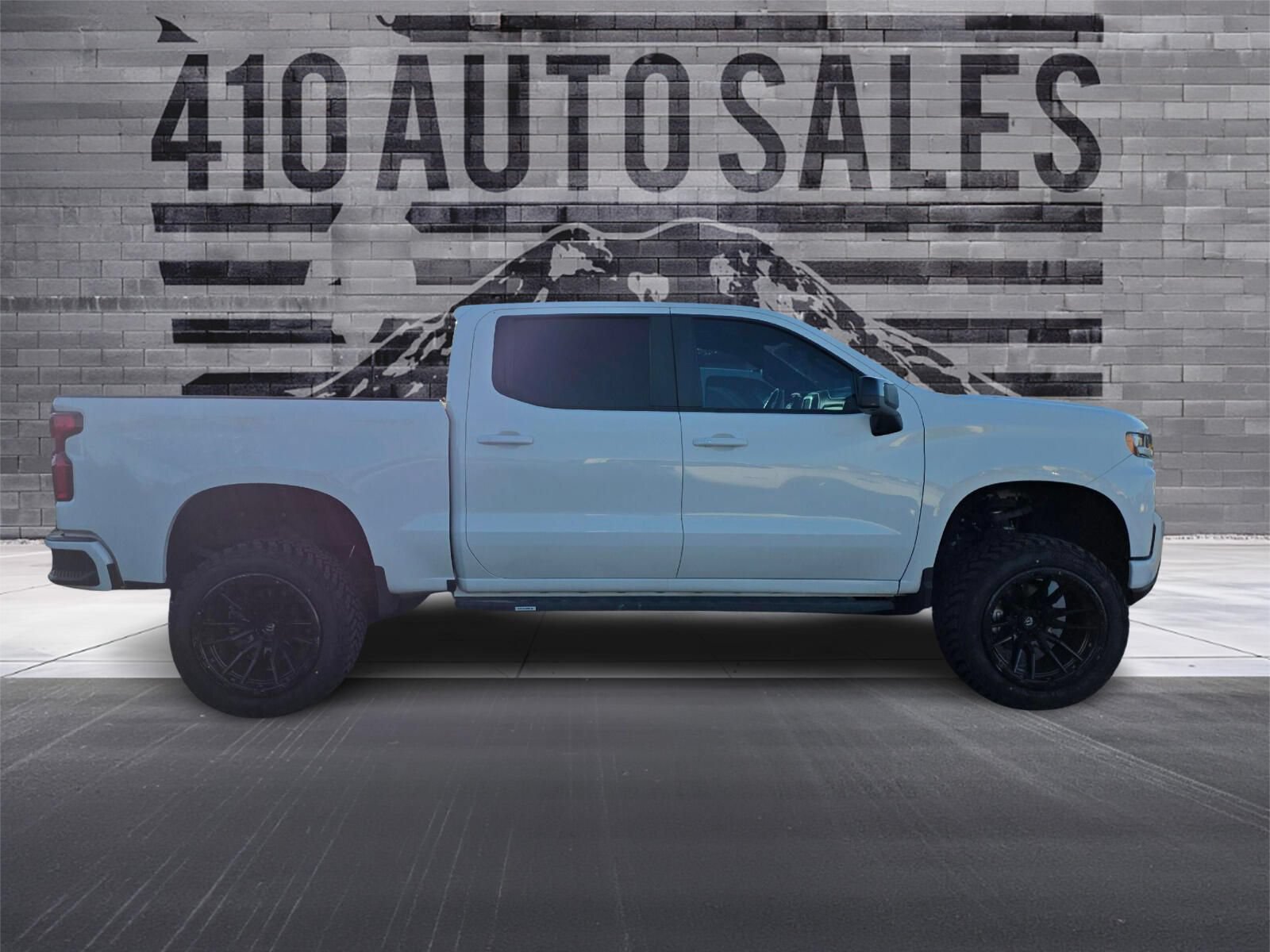 Used 2022 Chevrolet Silverado 1500 RST AWD/4WD image 2