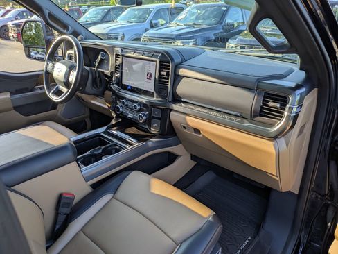 Certified 2024 Ford F250 Lariat w/ Lariat Ultimate Package AWD/4WD image 40
