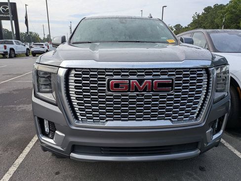 Used 2021 GMC Yukon XL Denali w/ Denali Premium Package AWD/4WD image 14