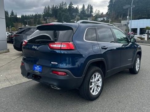 Used 2018 Jeep Cherokee Latitude Plus w/ Cold Weather Group image 9