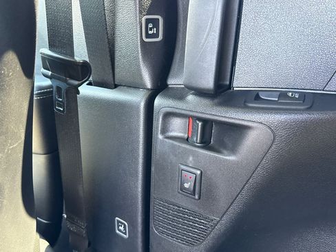 Used 2019 Chrysler Pacifica Touring-L Plus w/ Advanced Safetytec Group FWD image 21
