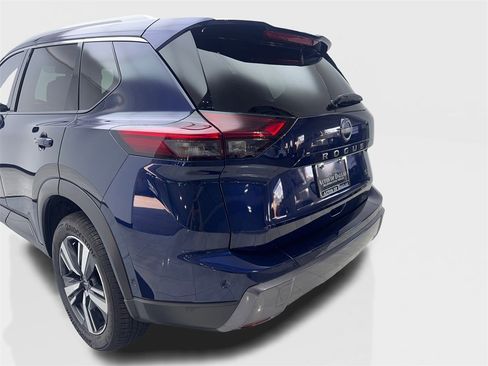Used 2024 Nissan Rogue SL image 19