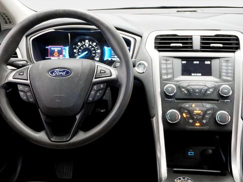 Used 2018 Ford Fusion S FWD image 22