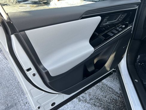 Used 2023 Subaru Solterra AWD image 17