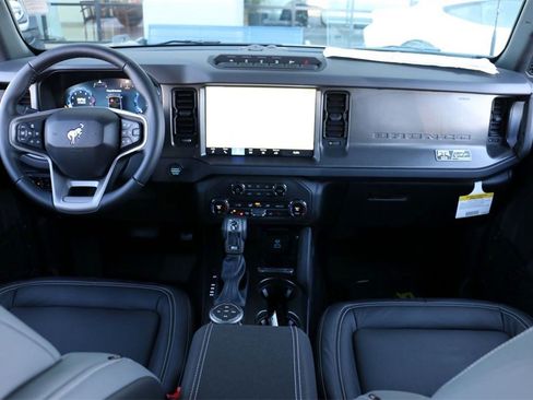 New 2025 Ford Bronco Badlands image 26