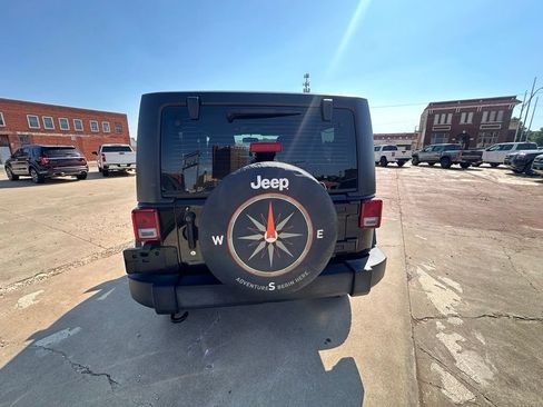 Used 2016 Jeep Wrangler Sport AWD/4WD image 5