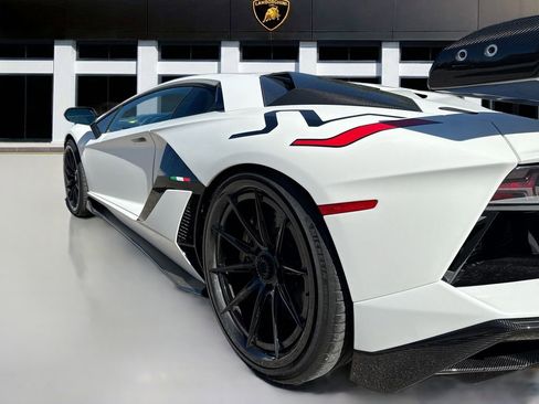 Used 2019 Lamborghini Aventador SVJ image 38
