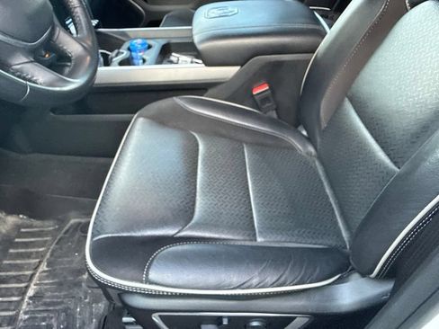 Used 2023 RAM 1500 Laramie AWD/4WD image 12