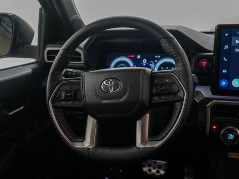 Used 2024 Toyota Tacoma TRD Sport image 17