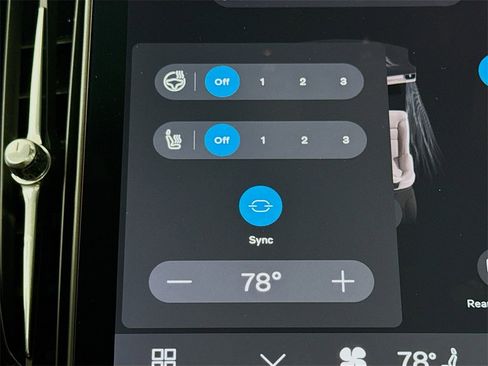 New 2025 Volvo XC90 B5 Plus w/ Protection Package image 21