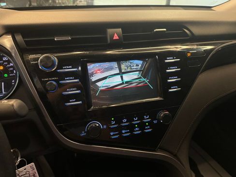 Used 2019 Toyota Camry LE FWD image 14