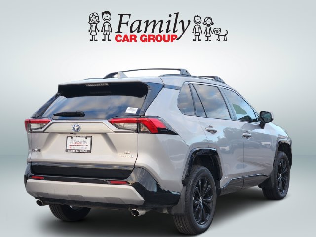Used 2023 Toyota RAV4 SE AWD/4WD image 4