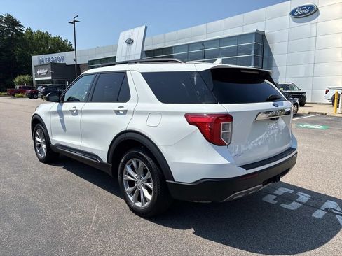 Used 2023 Ford Explorer XLT w/ Equipment Group 202A AWD/4WD image 5