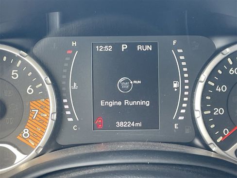 Used 2021 Jeep Renegade Sport image 30