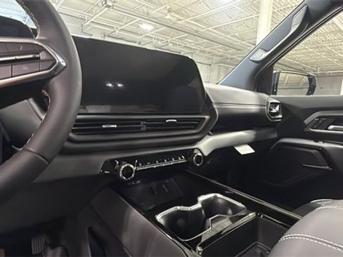 New 2026 Chevrolet Silverado EV LT image 10