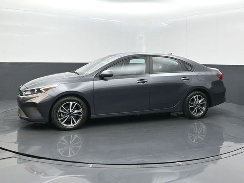 Used 2023 Kia Forte LXS image 8