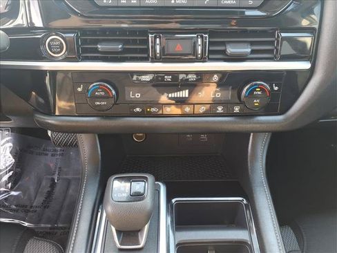 Used 2024 Nissan Pathfinder SV AWD/4WD image 28