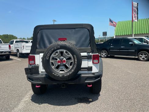 Used 2014 Jeep Wrangler Unlimited Rubicon AWD/4WD image 6