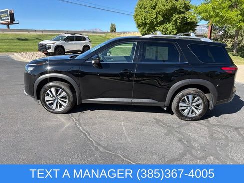Used 2025 Nissan Pathfinder SL AWD/4WD image 6