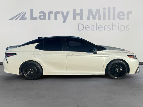 Used 2022 Toyota Camry XSE image 6