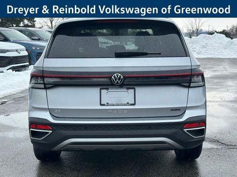 New 2026 Volkswagen Taos SE image 6