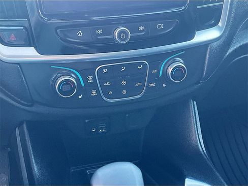 Used 2023 Chevrolet Traverse RS image 16