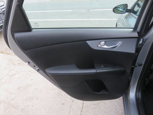 Used 2023 Kia Forte LXS w/ LXS Technology Package FWD image 19