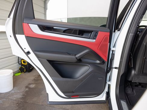 New 2024 Porsche Cayenne Coupe image 34