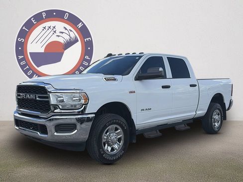 Used 2021 RAM 2500 Tradesman w/ Chrome Appearance Group AWD/4WD image 2