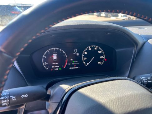 Used 2025 Honda HR-V Sport image 40