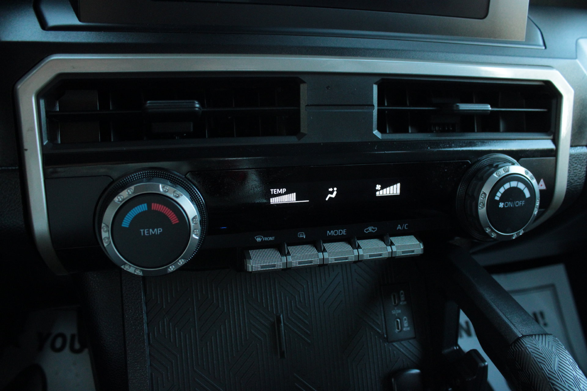 Used 2024 Toyota Tacoma SR AWD/4WD image 39