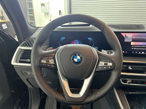New 2026 BMW X5 xDrive50e w/ Premium Package image 11