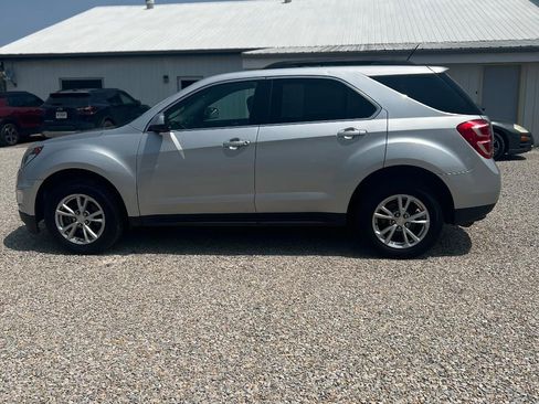 Used 2017 Chevrolet Equinox LT w/ Convenience Package FWD image 4