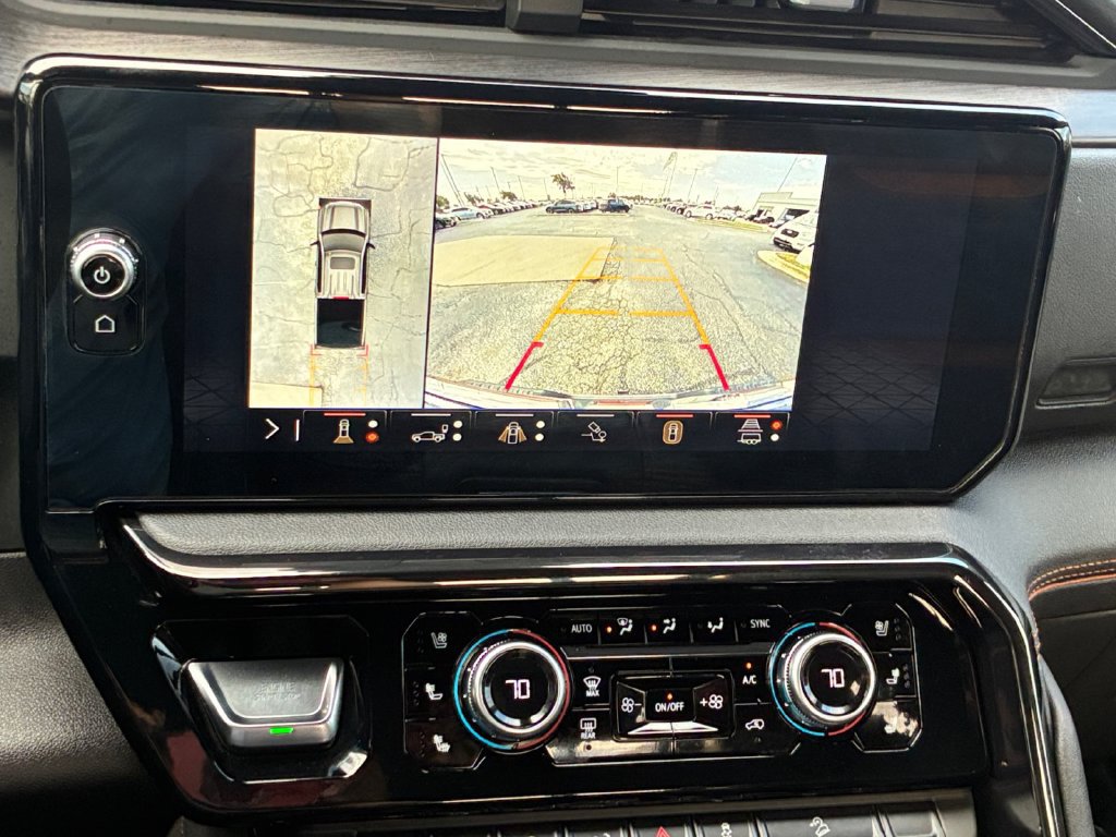 Used 2024 GMC Sierra 1500 AT4 w/ Technology Package AWD/4WD image 9