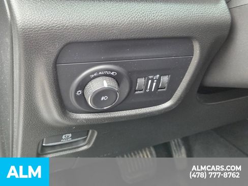 Used 2023 Jeep Grand Cherokee Overland AWD/4WD image 14