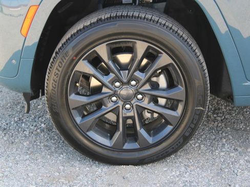 New 2026 Jeep Grand Cherokee L Limited AWD/4WD image 8