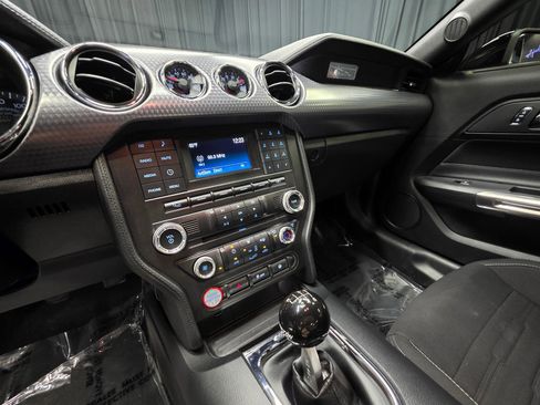 Used 2017 Ford Mustang GT w/ GT Performance Package RWD image 28