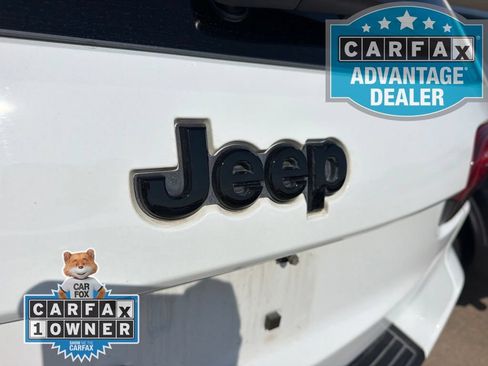 Used 2021 Jeep Grand Cherokee Laredo X RWD image 10